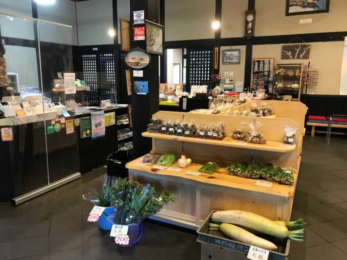太田宿中山道会館内に併設された特産品販売コーナー