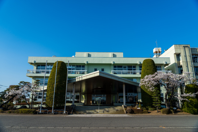 角田市役所の外観