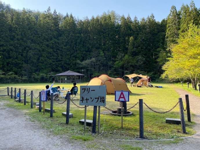 宮城県加美郡加美町の「陶芸の里ゆ～らんどキャンプ場」でのキャンプの様子