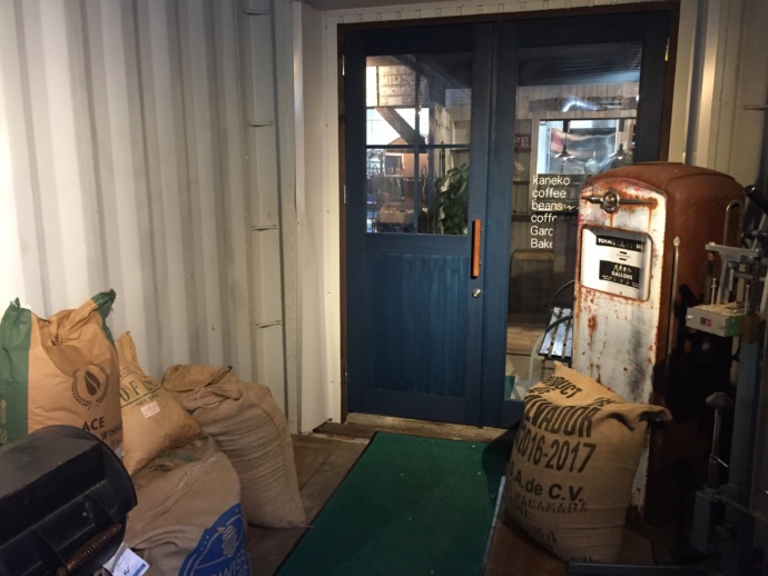 kaneko coffee beansの入り口の写真