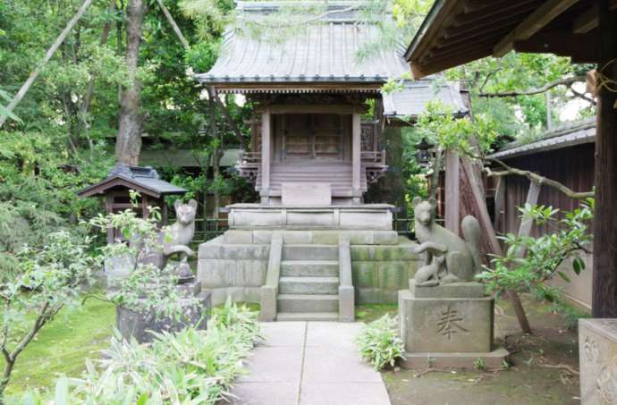 上花輪歴史館の稲荷神社
