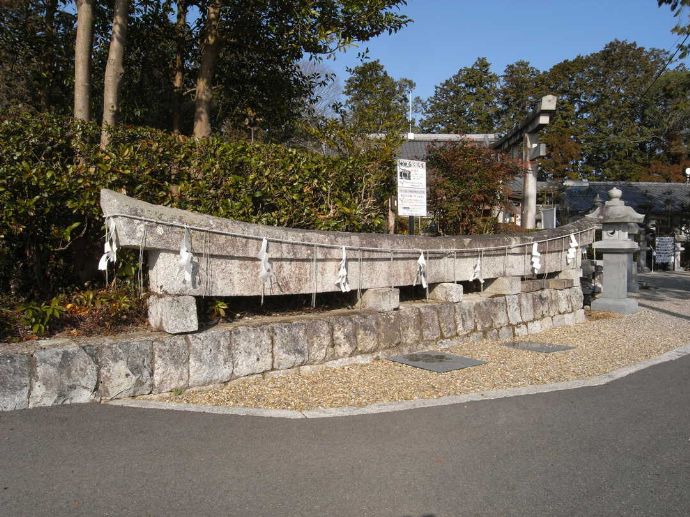 滋賀県大津市にある神田神社の手がとどく鳥居