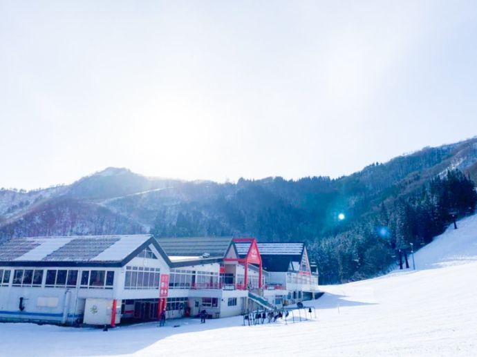 スキーが楽しめる神立スノーリゾートの施設