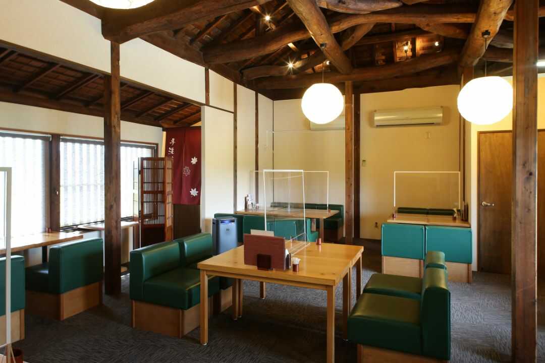 勘四郎の2階飲食スペース