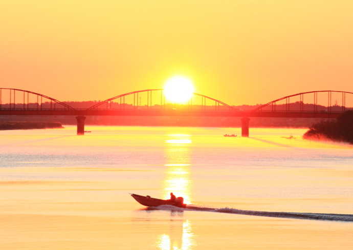 利根川の夕焼け風景