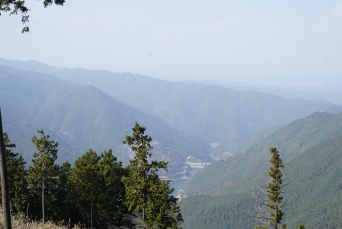 奈良県川上村から見た山の写真