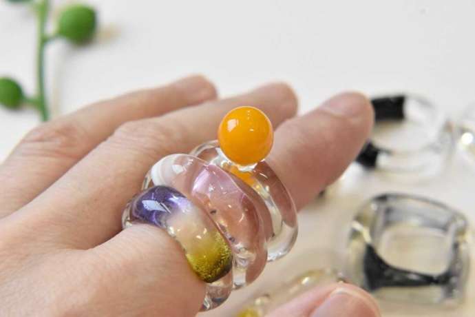 富山市の「クラフト＆カフェ ケペル」で制作できるガラスのリング