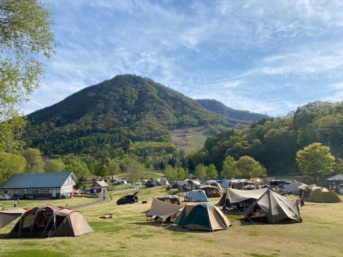 木島平村の「山に恋するキャンプ場」