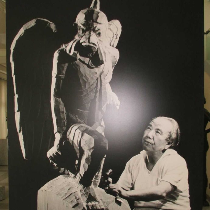 蓼科高原美術館に作品が収蔵されている彫刻家・矢崎虎夫氏の制作風景