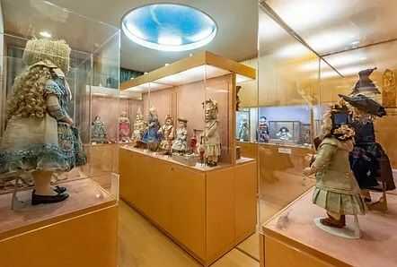 神戸時計デザイン博物館併設のドールミュージアム