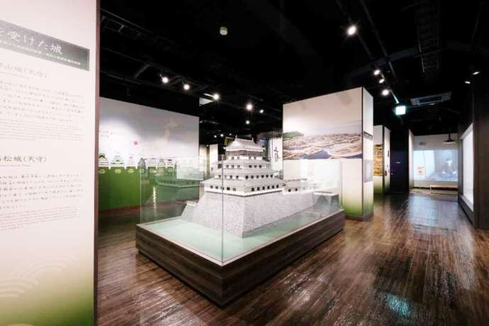 小倉城の天守閣2階の歴代城主や小倉の歴史・文化の展示