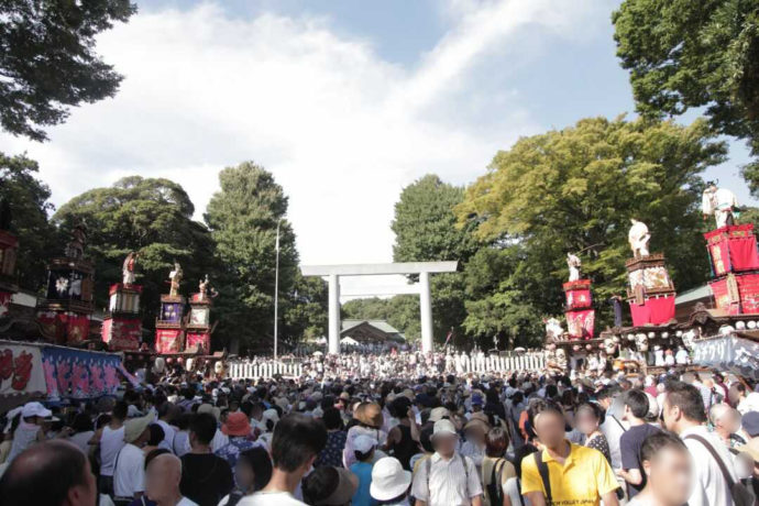 神奈川県藤沢市にある皇大神宮の例大祭「人形山車の様子」