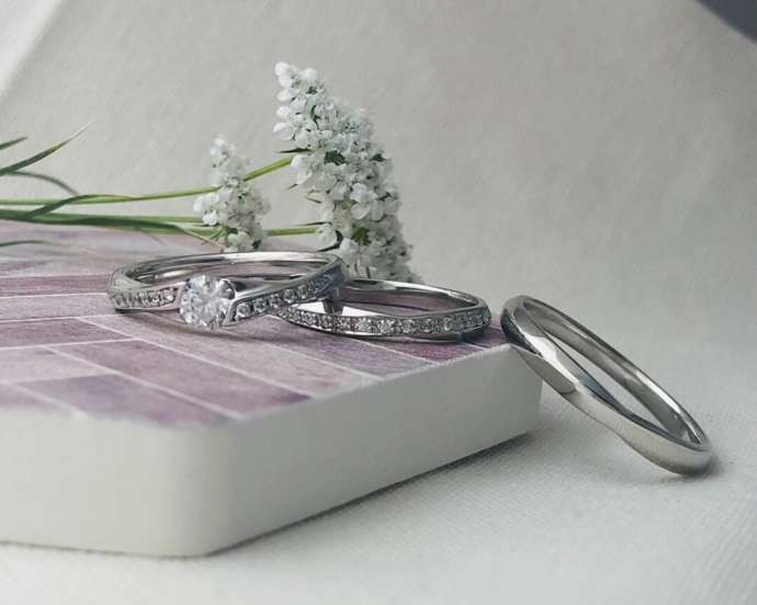 クロスラインの婚約指輪と結婚指輪セットリング