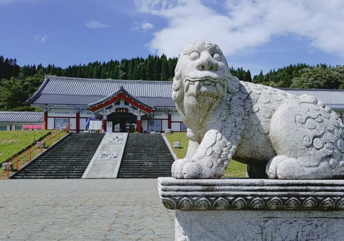 韓国庭園にある韓国の伝統的な石像