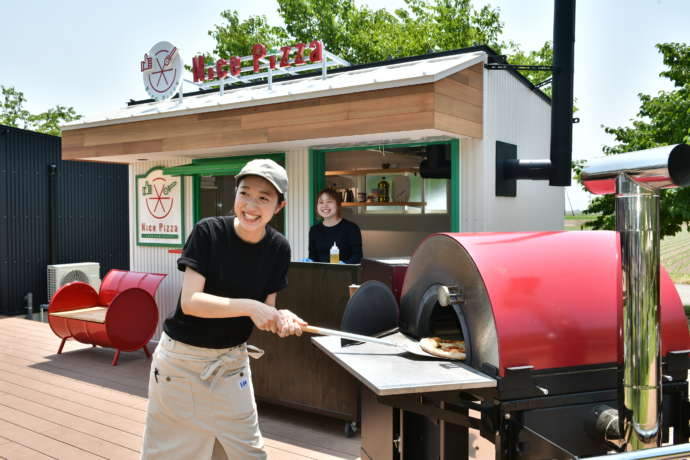 新潟県燕市の「道の駅 国上」にある「Nice Pizza」の様子
