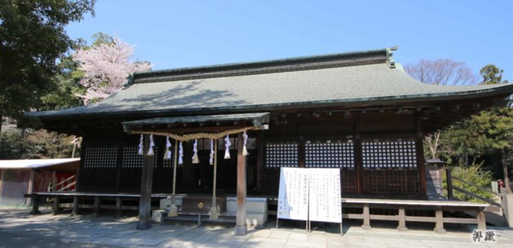 埼玉県久喜市にある久喜総合文化会館の周辺にある鷲宮神社