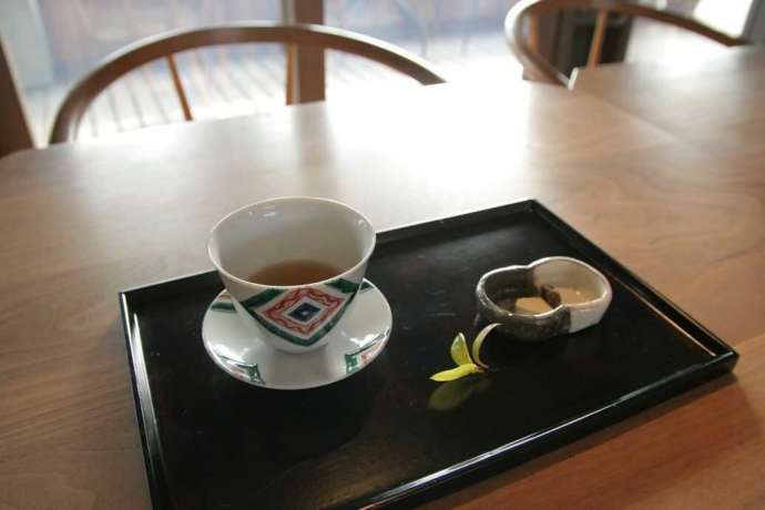 茶房古九谷で注文できるお茶とお菓子のセット