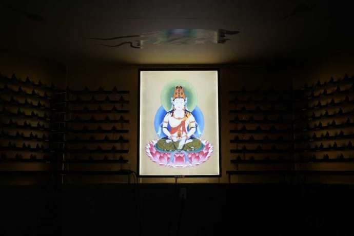 正法寺の遍照塔地下に安置された弥勒菩薩の絵姿