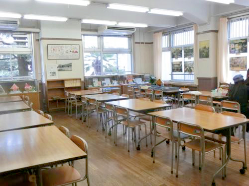 旧北野小学校内にある大きな教室