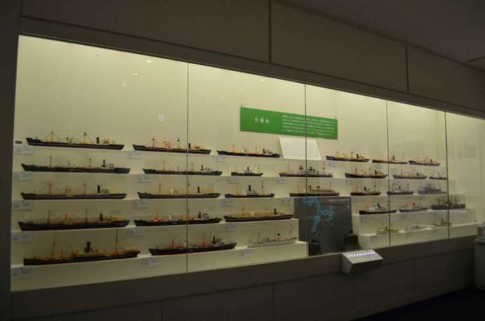 舞鶴引揚記念館に展示されている引揚船の模型
