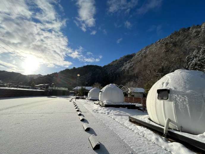 まるかりの里 久野川のドームハウス周辺の雪景色