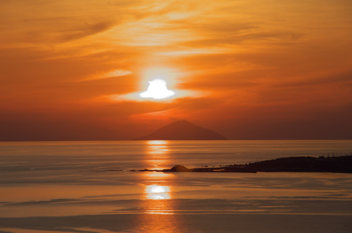 北海道松前町の夕暮れの海