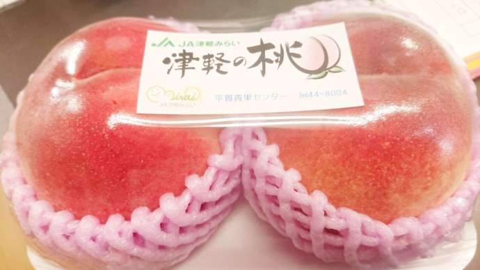 青森県弘前市の「道の駅ひろさき サンフェスタいしかわ」で販売されることがある津軽の桃