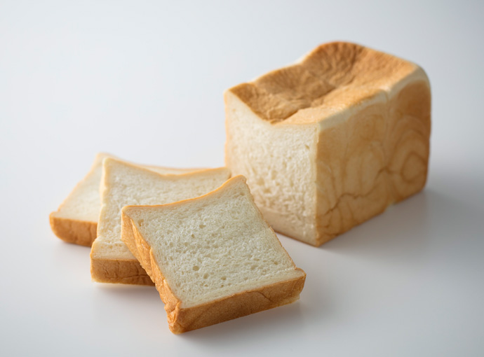 「池田温泉パン たち川」の高級旨食パン