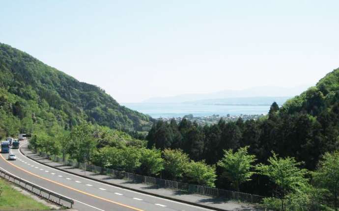 夏の「道の駅マキノ追坂峠」から琵琶湖方面の眺望
