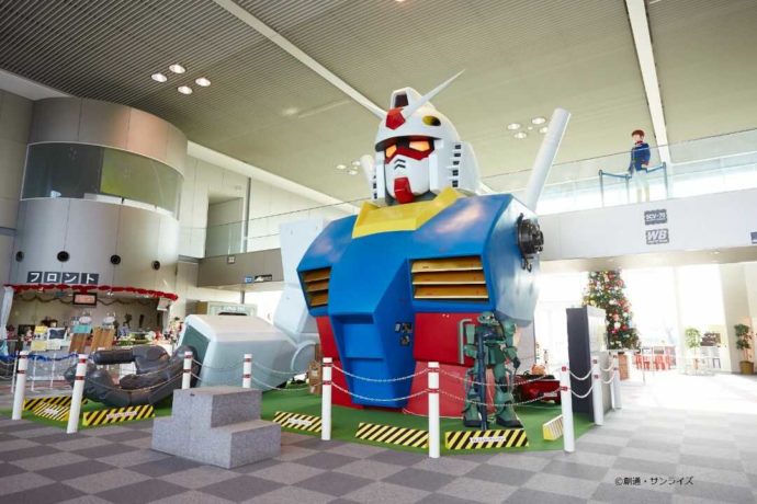 おもちゃのまちバンダイミュージアムの原寸大ガンダムの胸像