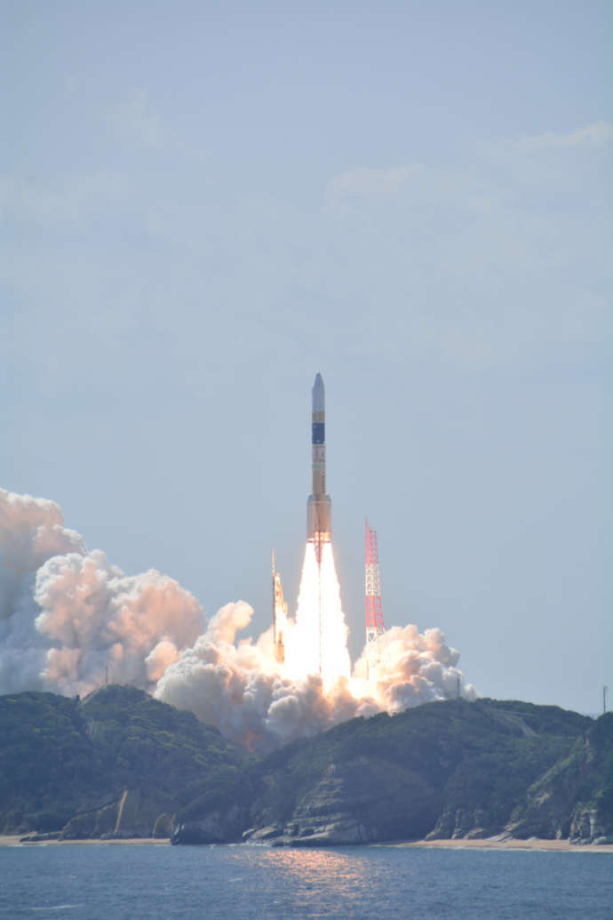 恵美之江展望公園から撮影したロケットの打ち上げられた瞬間の写真