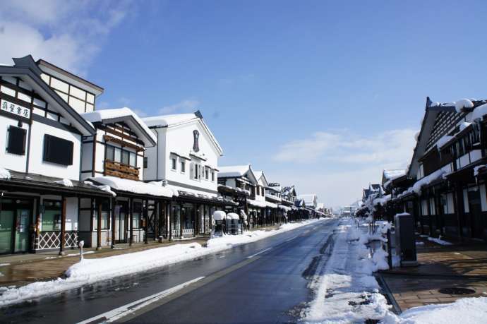 冬の塩沢宿・牧之通りの風景
