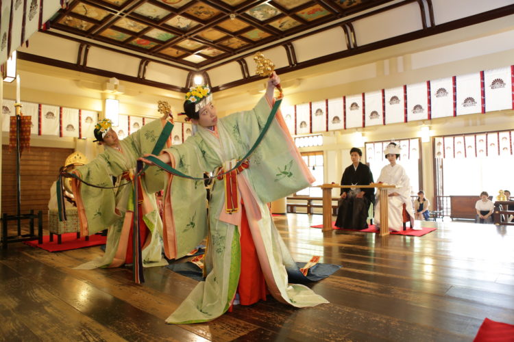 湊川神社の神前結婚式における申込予約について