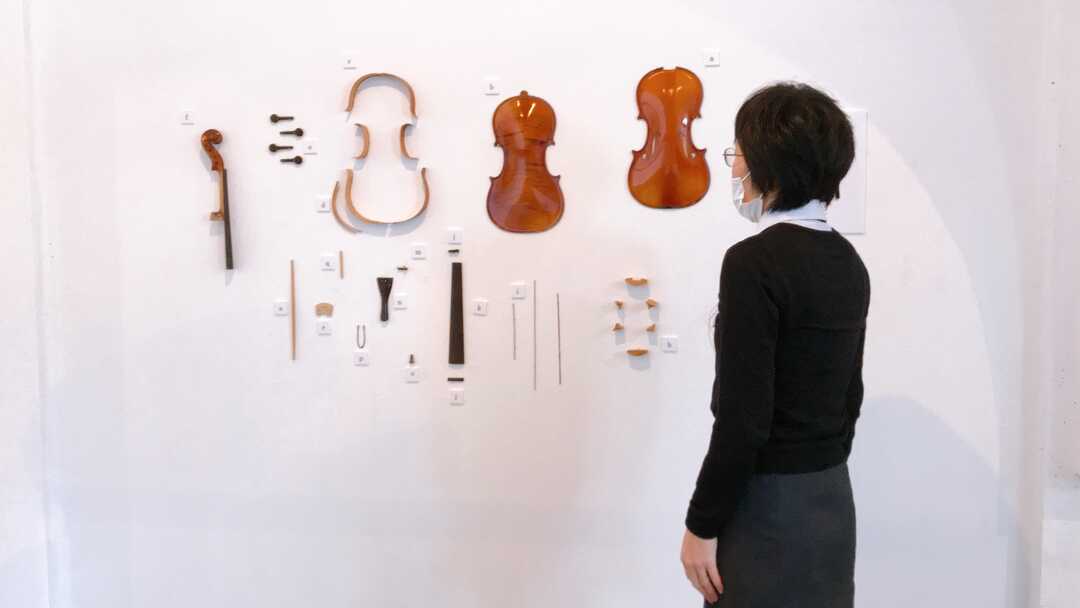 鳥取県東伯郡にある三朝バイオリン美術館の展示