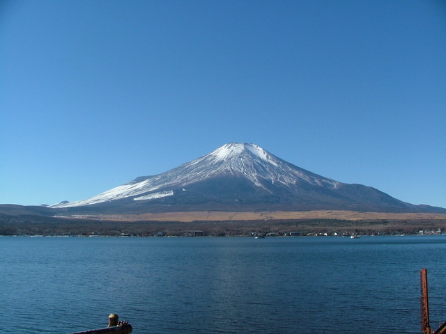 山中湖から見える富士山