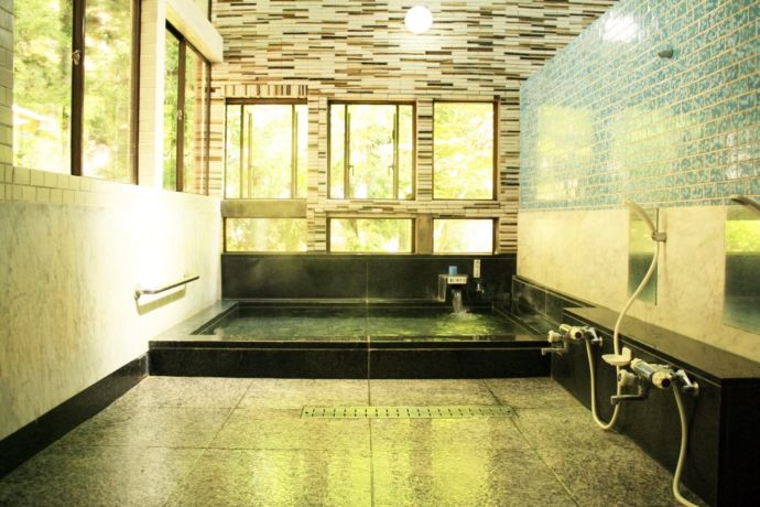 「山田屋旅館」の浴室