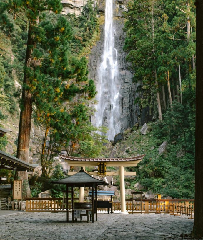 那智の滝を御神体として祀る熊野那智大社の別宮・飛瀧神社
