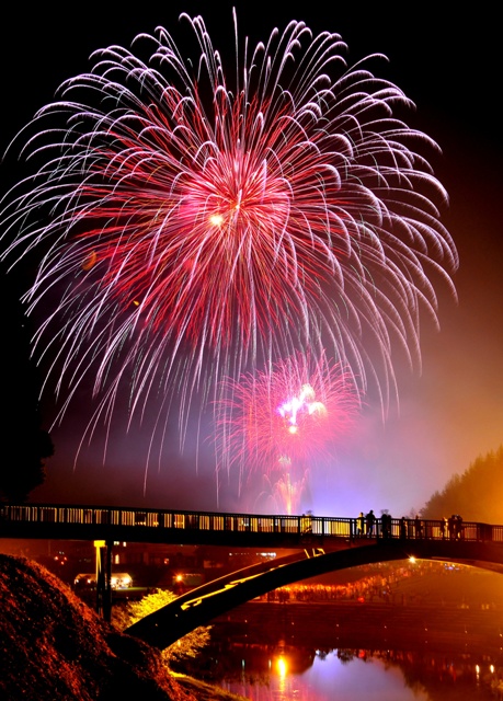 熊本県和水町で開催される「古墳祭」の花火の写真