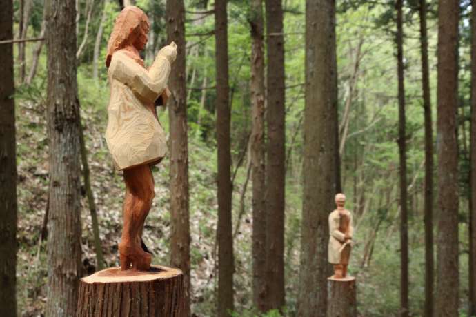 那珂川町にある芸術の森に建っている女性の彫刻