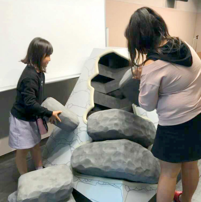 博物館の石積体験