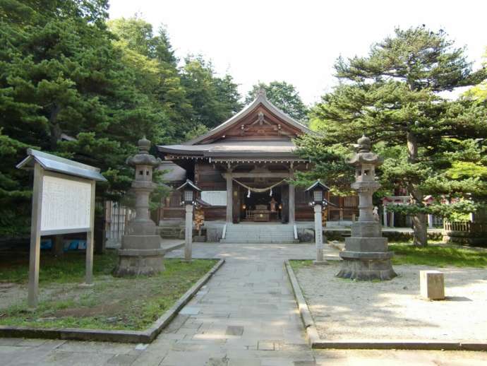 那須町にある那須温泉神社の様子