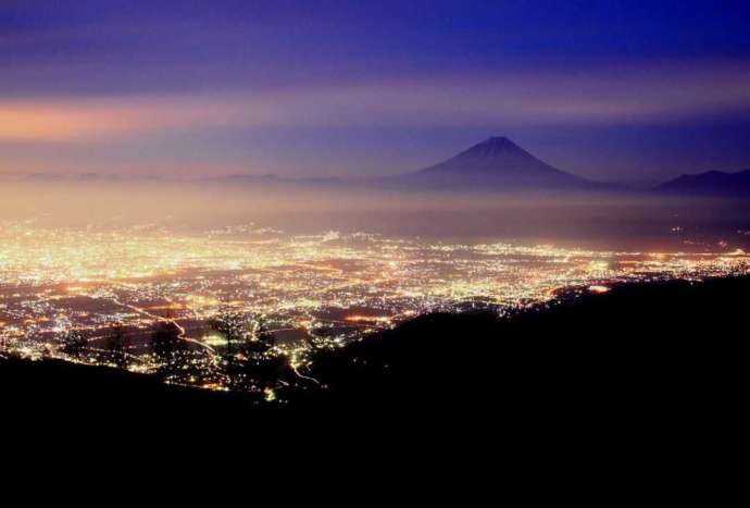 甘利山から眺めた甲府盆地の夜景