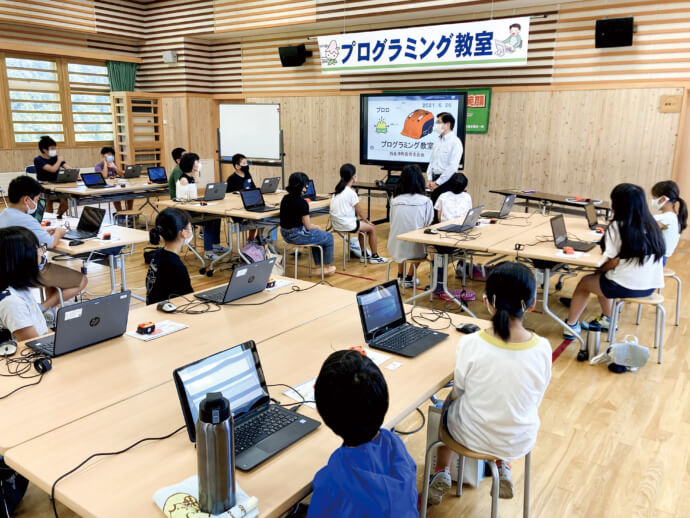 福島県西会津町の小学校で実施しているプログラミング教室