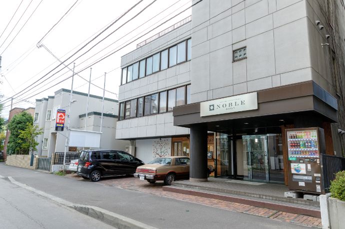 札幌市中央区にあるフォトスタジオノーブルジャパンの建物外観
