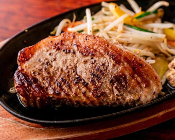 沖縄肉酒場 ぬちぐすい 浅草店のアグー豚の上ロースステーキ