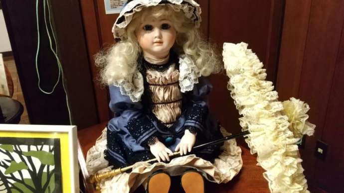 小黒恵子童謡記念館で鑑賞できるセルロイド人形のひとつ