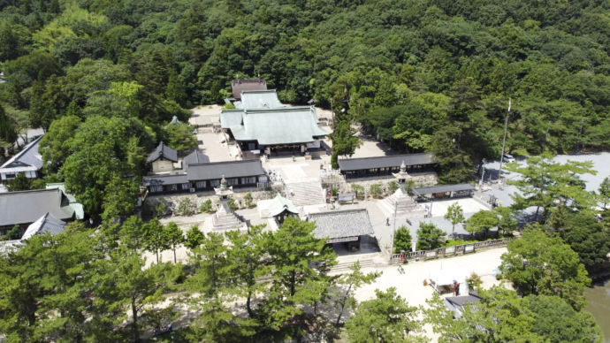 吉備津神社の近くにある吉備津彦神社