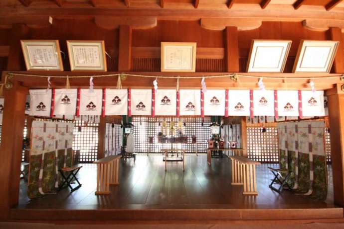 大野湊神社の拝殿内の様子