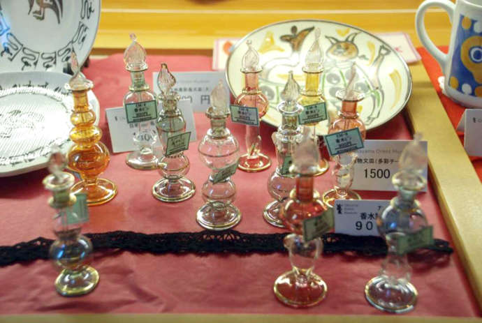 オリエント美術館のミュージアムショップのエジプトの香水瓶の写真
