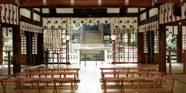 尾山神社の拝殿